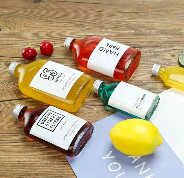 CE certificated Mini Square Empty Glass Beverage Juice Wine Vodka with Screw Top Liquor Bottle