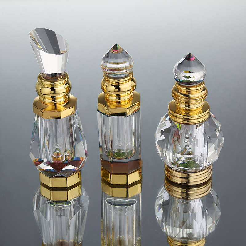 CJ-Luxury High Quality Round Etched Decorative 3ML Small Empty Crystal Essential Oud Oil Bottles