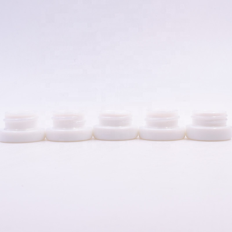 CR lid 3 ml white raw material square lovely t side eye cream cosmetic packing glass jar with plastic child proof lid.