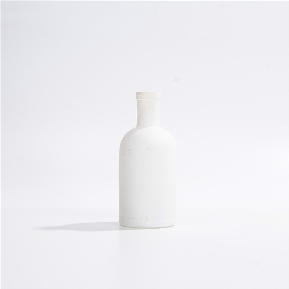 Ceramic Decorative 500ml 750ml Round Vodka Glass bottle For Wine