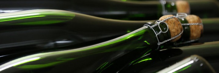 Cheap 750 ml Emerald Green Champagne Bottles