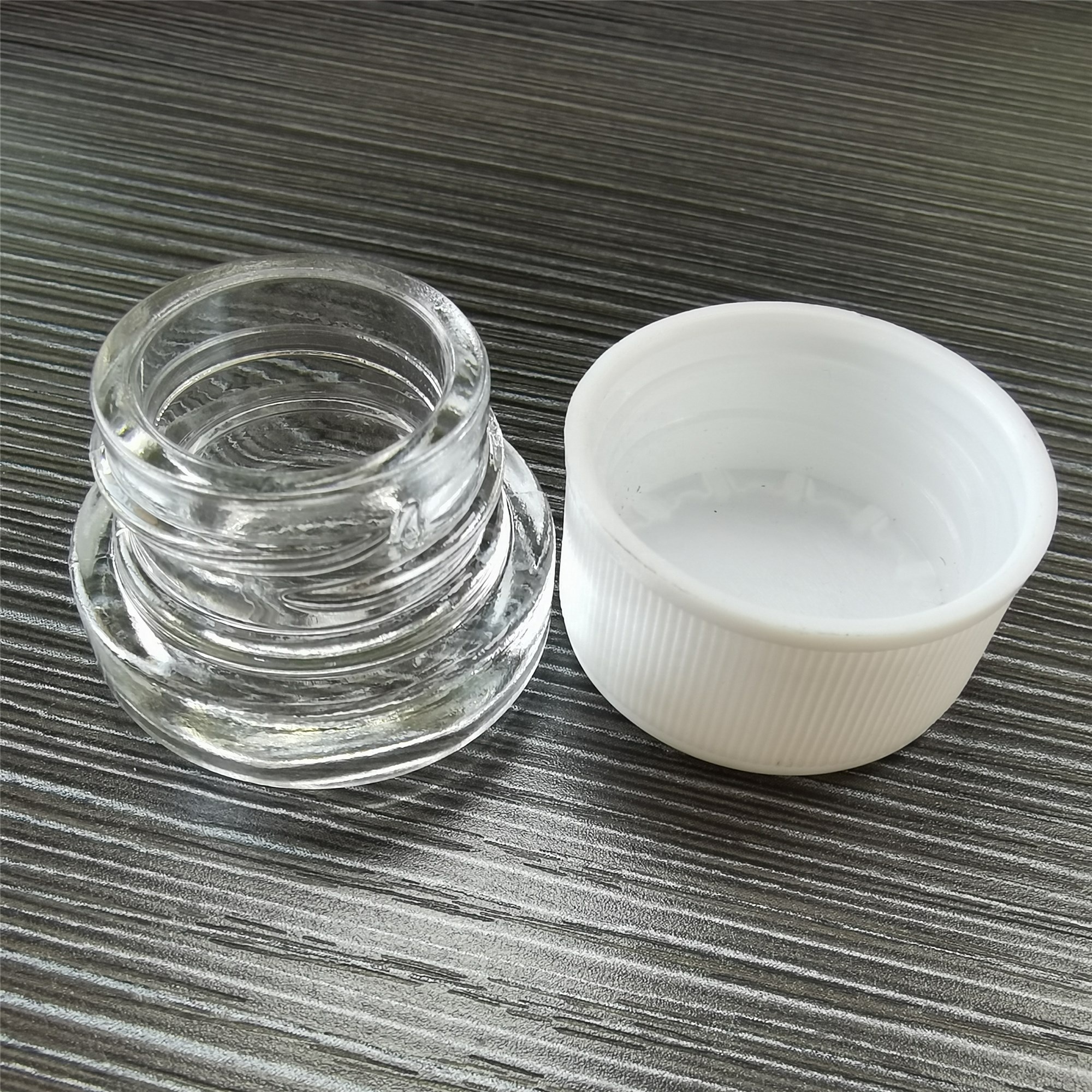 Child Proof 5ml 7ml 9ml Child Resistant Glass jars With Printing On Lid