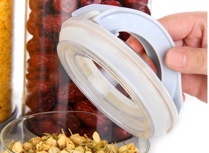 China Colored Silicone Seal Airtight Cover Heat-Resistant Glass Container for desserts