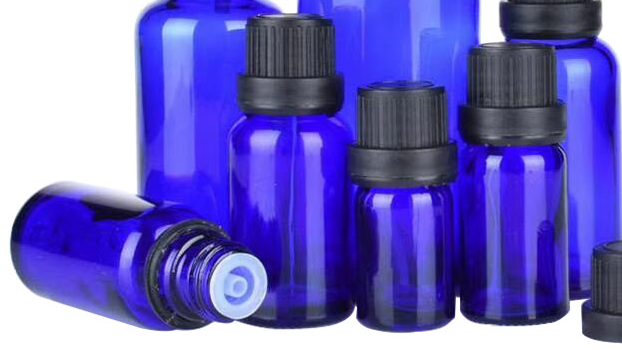 China Essential Oil Glass Bottle with Black Pump Cap