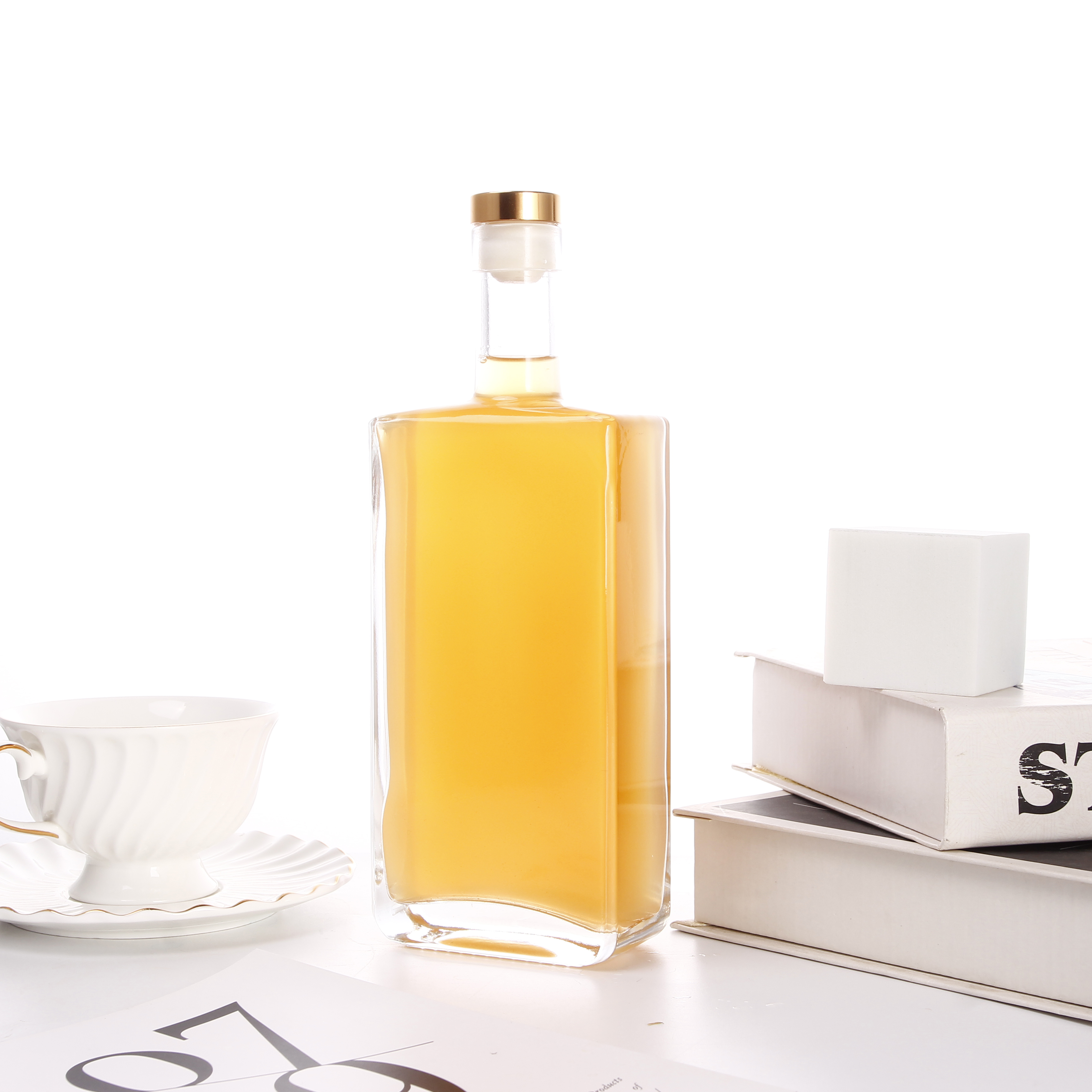 China Factory Cheap Price Glass Spirit Bottles custom Glass Spirit 500 ml Bottles For Vodka Whiskey