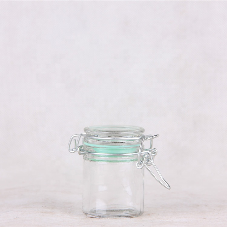 China Factory Transparent Airtight Clip lids Storage Glass Bottles for Food Pepper Spice