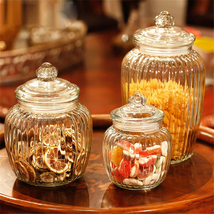 China Handmade clear big glass jar candy glass candy boxes with lid for home wedding usage