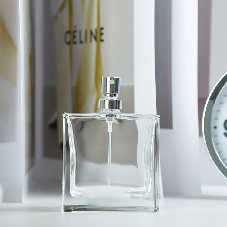 China Manufacturer 30Ml 50Ml 100Ml 125Ml Custom Luxury Square Glass Perfume Spray Bottle