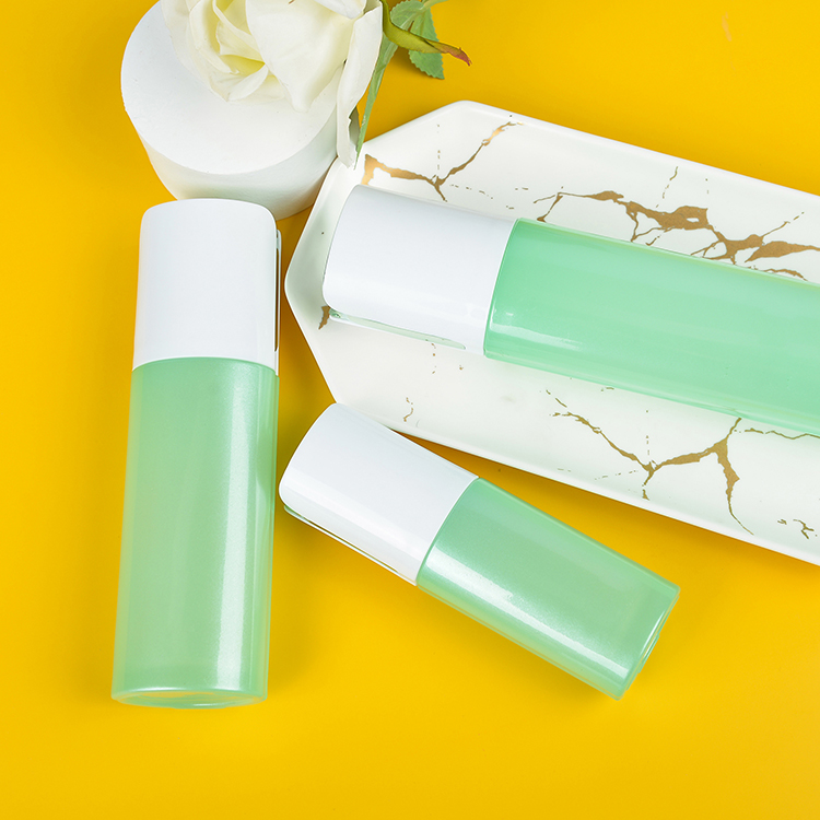 China Manufacturer Low MOQ 15Ml 30Ml 50Ml Customize Logo Green Empty Glass Lotion Bottle