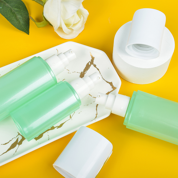 China Manufacturer Low MOQ 15Ml 30Ml 50Ml Customize Logo Green Empty Glass Lotion Bottle