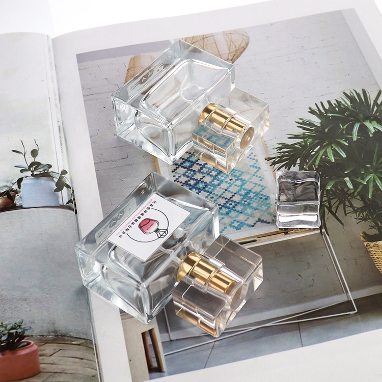 China Manufacturer Square Cosmetic Packaging Perfume Bottle Spray 30ml Luxury Glass