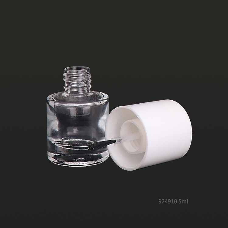 China factory made cosmetic packaging empty nail polish bottles with brushes