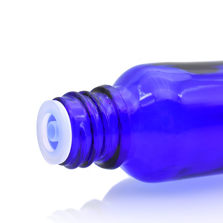 China manufacture 15ml blue glass essential oil bottle with screw cap 5ml 10ml 20ml 30ml 50ml 100ml dropper glass bottle