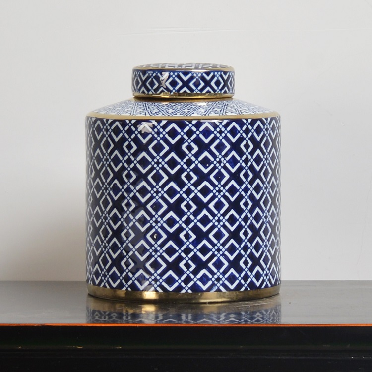 Chinese Decorative Ceramic Blue And White Porcelain Ginger Jar