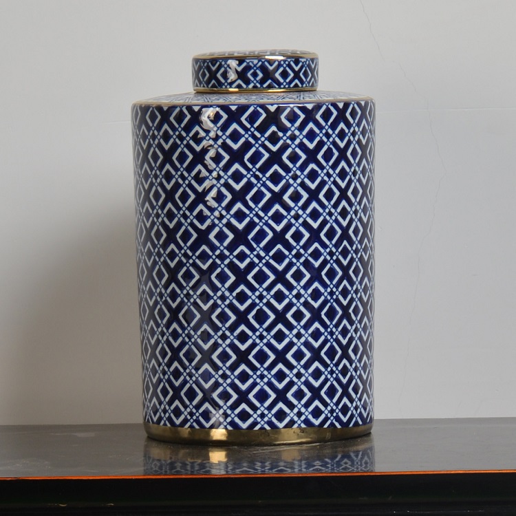Chinese Decorative Ceramic Blue And White Porcelain Ginger Jar