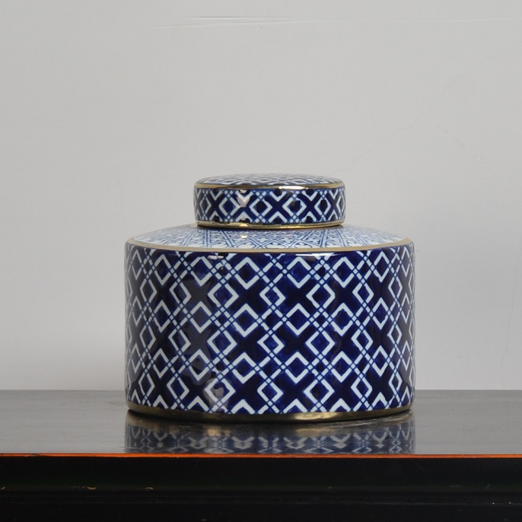 Chinese Decorative Ceramic Blue And White Porcelain Ginger Jar