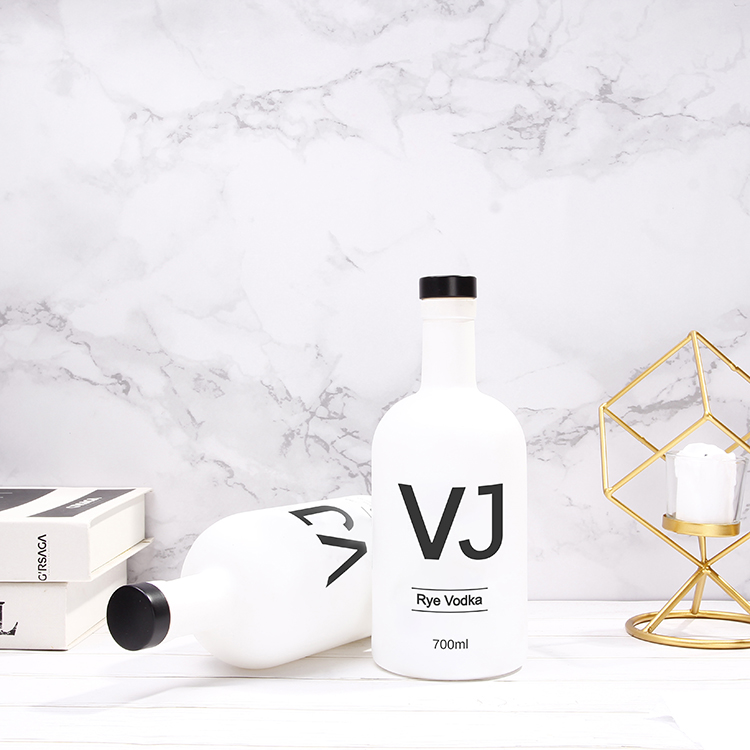 Classic 50ml 100ml 200ml 375ml 50ml 750ml Round Glass Bottle For Vodka, Gin, Rum, Whisky With T Cork