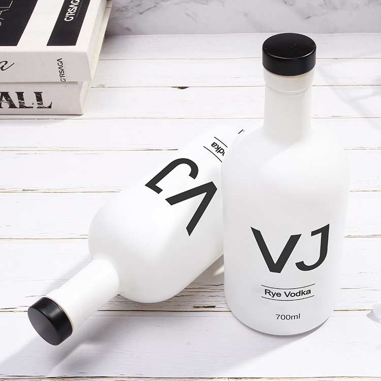 Classic 50ml 100ml 200ml 375ml 50ml 750ml Round Glass Bottle For Vodka, Gin, Rum, Whisky With T Cork