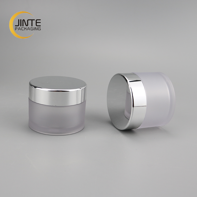 Classic leak proof silver cap jar perfect for storing cosmetic skincare items separately in business trip