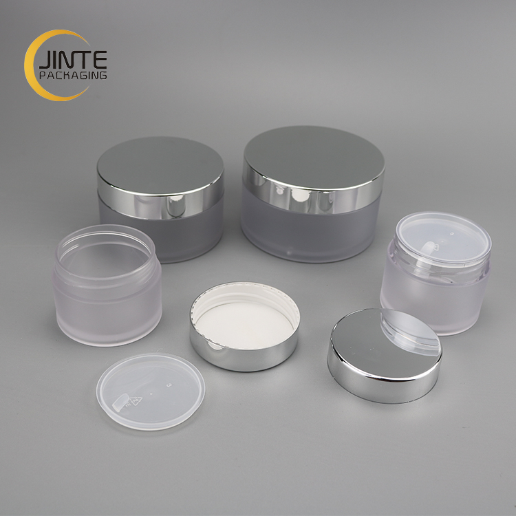 Classic leak proof silver cap jar perfect for storing cosmetic skincare items separately in business trip
