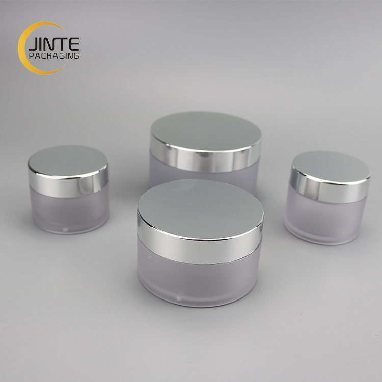 Classic leak proof silver cap jar perfect for storing cosmetic skincare items separately in business trip