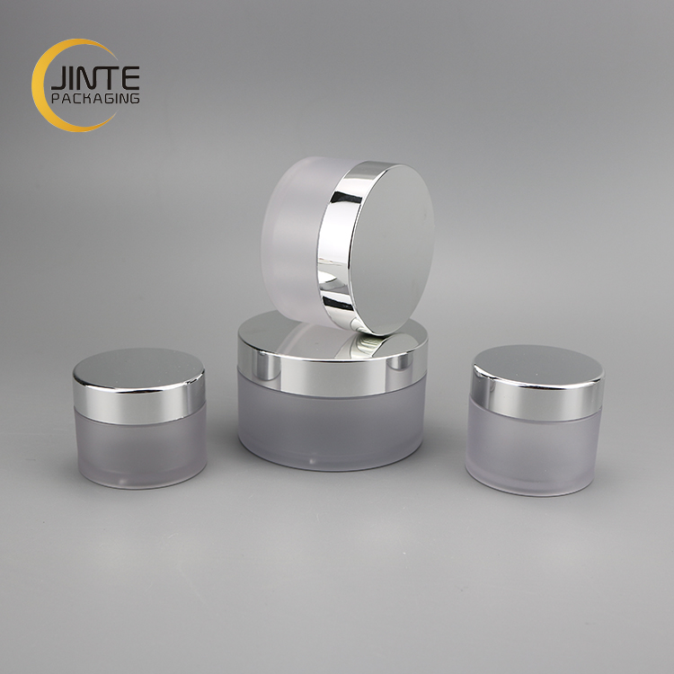 Classic leak proof silver cap jar perfect for storing cosmetic skincare items separately in business trip