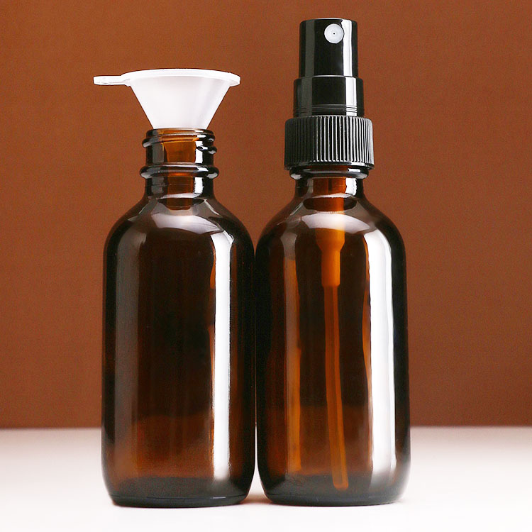 Clear Amber Blue Boston Round Bottle Cosmetic Round Glass Bottle With Spray Pump