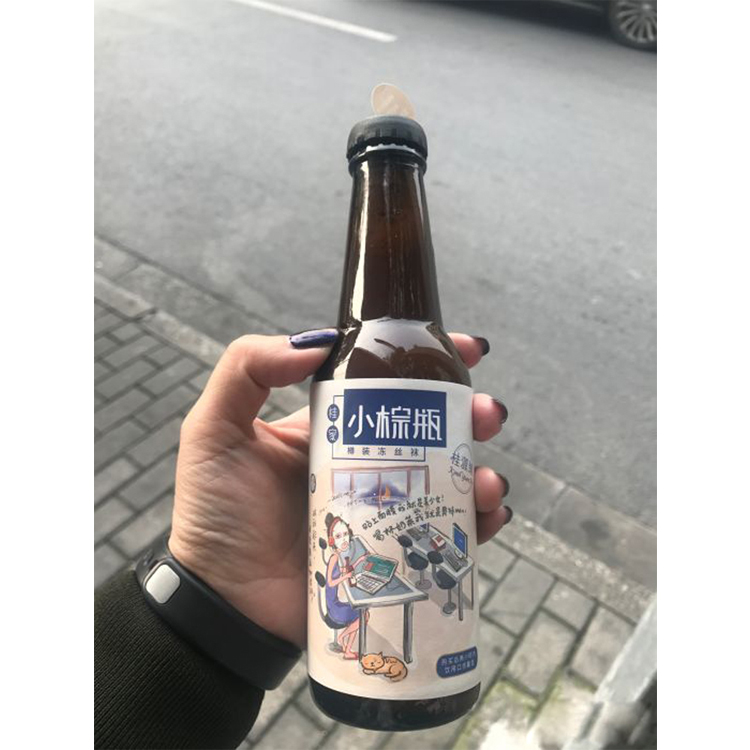 Clear Bull Shape Animal Shaped Frosted Glass Beverage Bottles / Factory Supply High Quality Dragon Beverage Plastic Bottle 350Ml