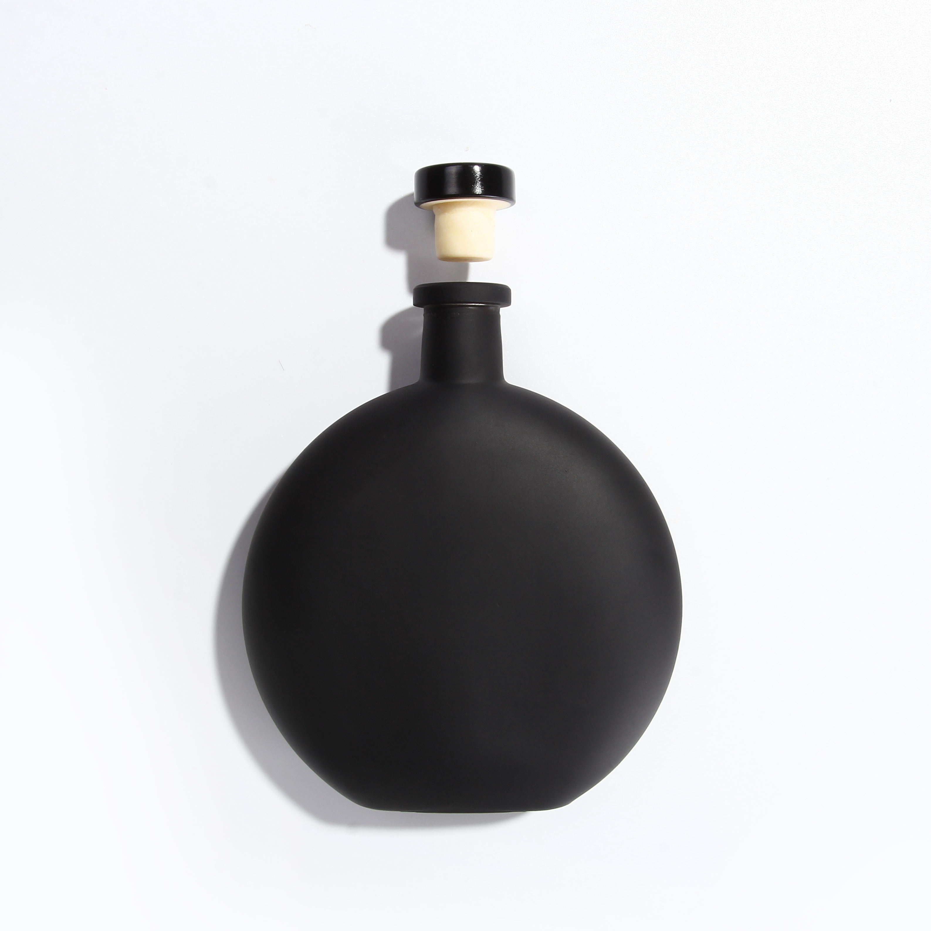 Coated Colors Glass Bottle 250ml 500ml Glass Whisky Vodka Bottle For Gin Juice coffee With Wood Cork Stopper