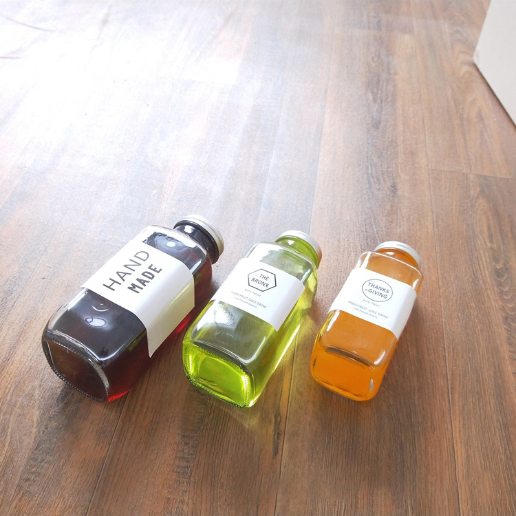Cold Pressed Juice Bottle 250ml 300ml 500ml Clear Glass French Square Bottles With Plastic Screw Cap