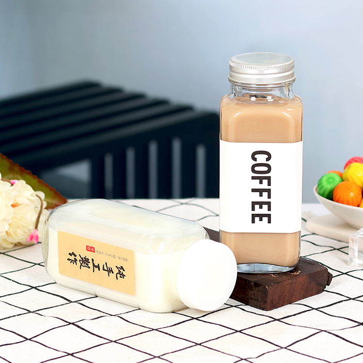 Cold Pressed Juice Bottle 250ml 350ml 500ml Clear Glass French Square Bottles With Plastic Screw Cap