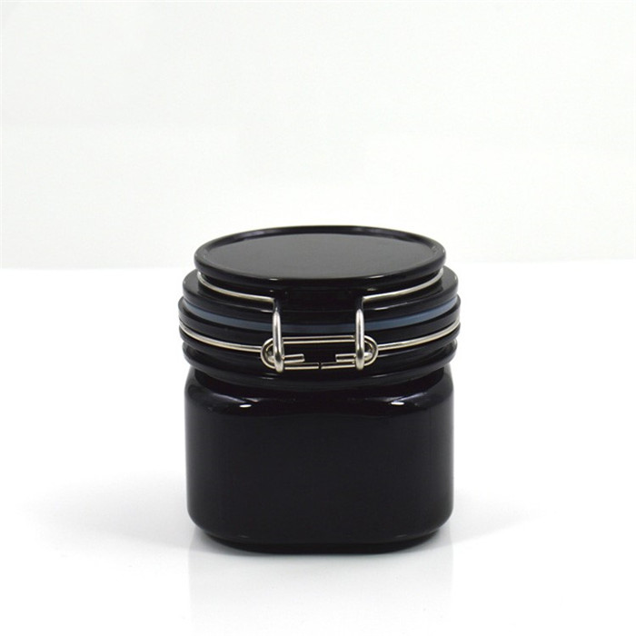 Cookie plastic container with clamp lid for daily use