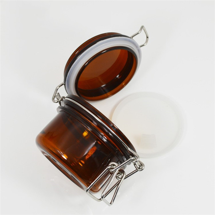 Cookie plastic container with clamp lid for daily use