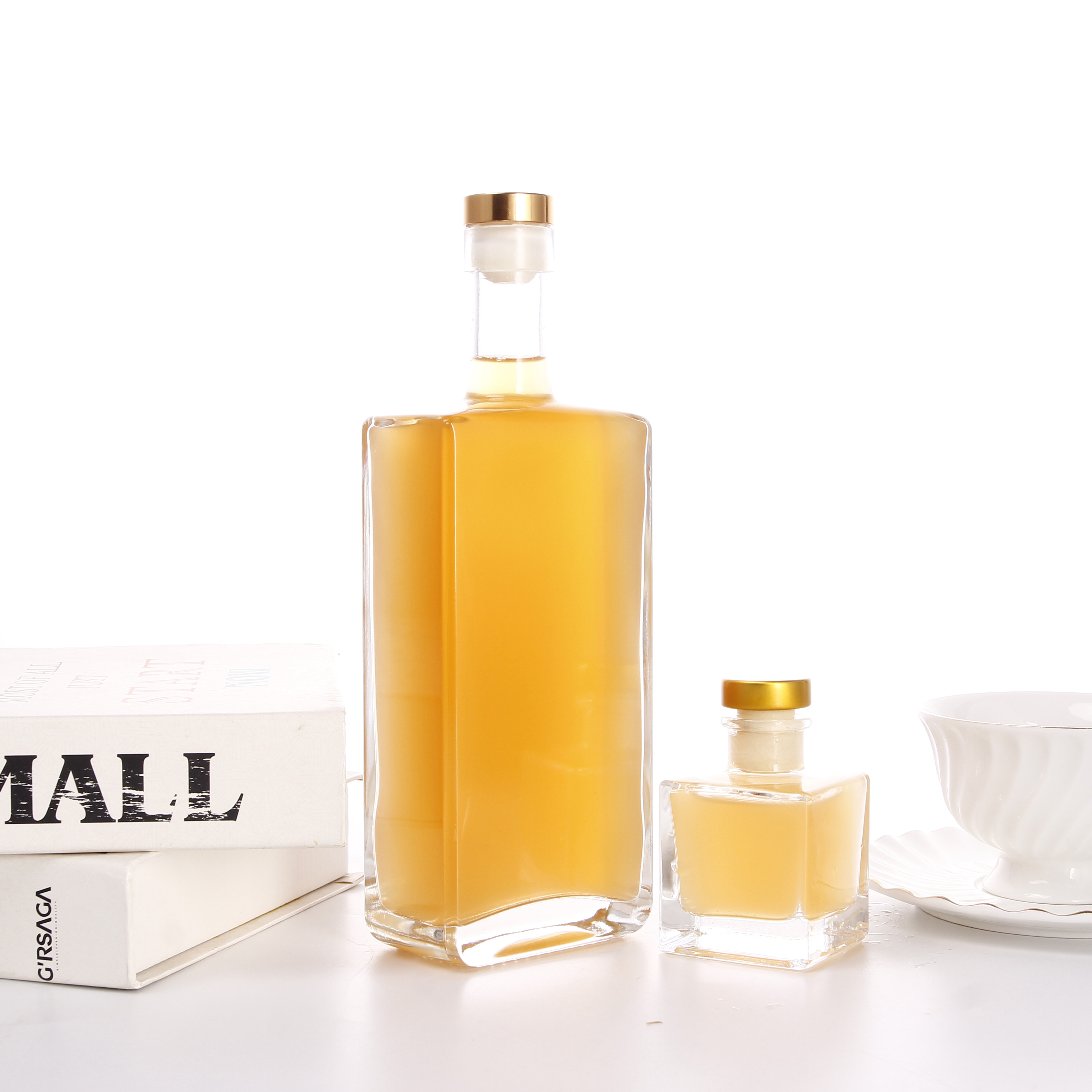 Cork Top 750 ml Spirit Glass Bottle wholesale Empty Clear Spirit Glass Bottle 500ml Flint Square for Whisky