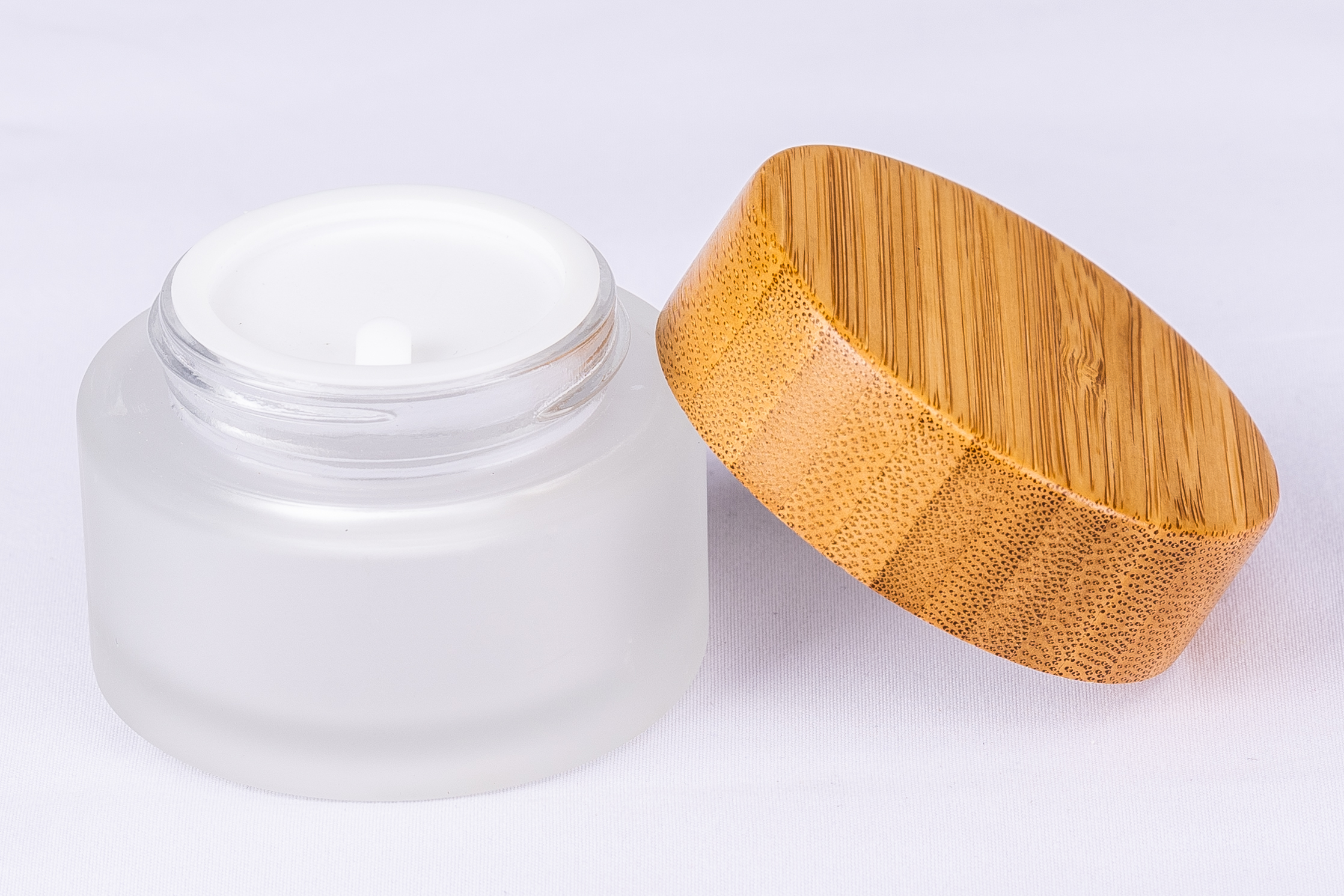 Cosmetic 100g high quality customized bamboo cap frosted glass cream jar