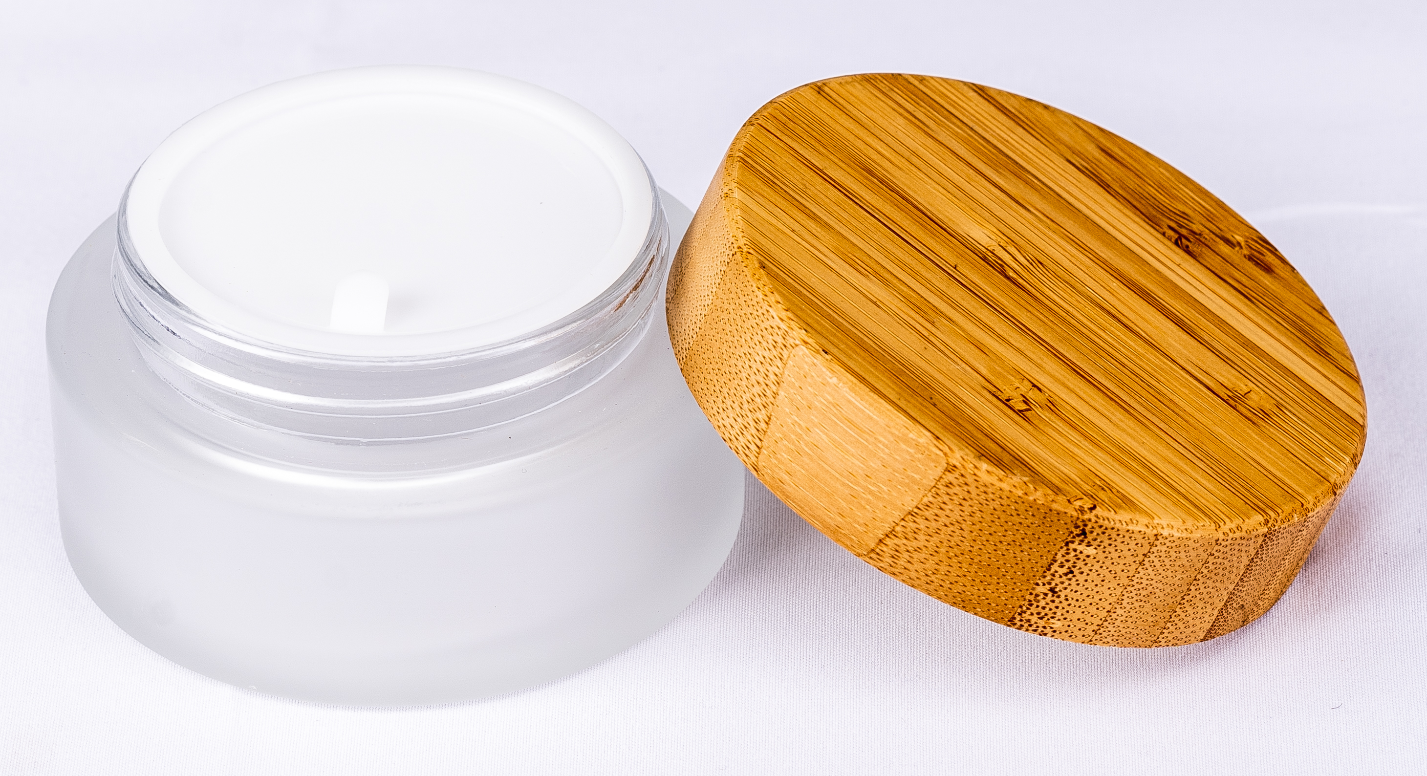 Cosmetic 100g high quality customized bamboo cap frosted glass cream jar
