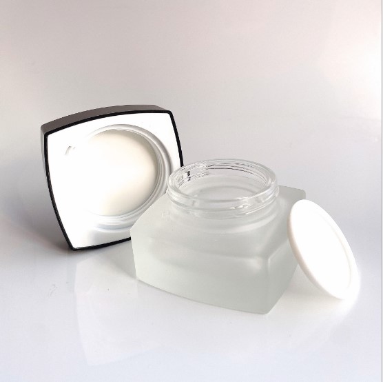 Cosmetic 15ml 30ml eye cream jar square frosted glass jar black top white lid