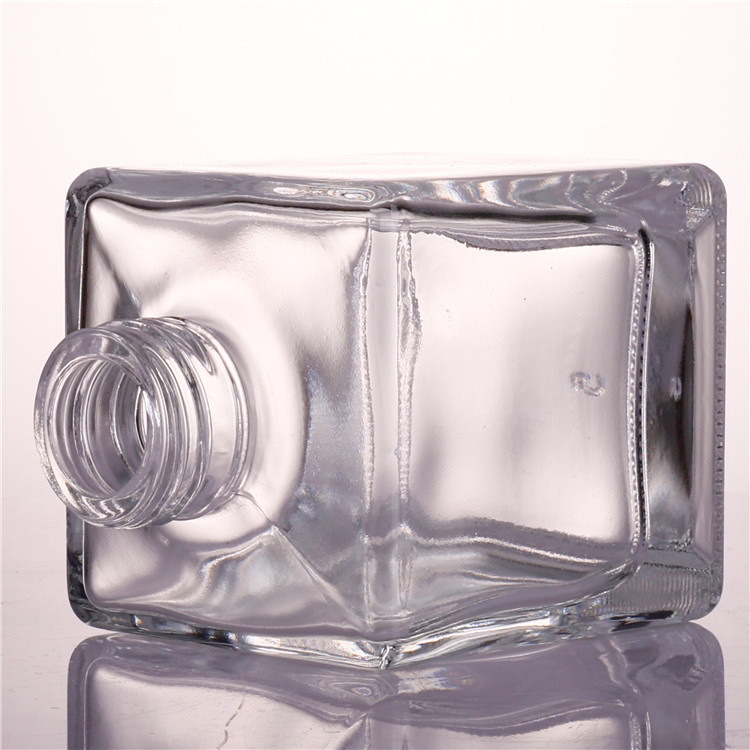 Cosmetic Flat sSquare 50ml 100ml refillable glass perfume spray bottle