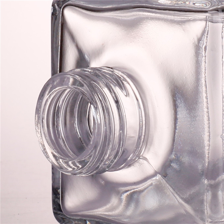 Cosmetic Flat sSquare 50ml 100ml refillable glass perfume spray bottle
