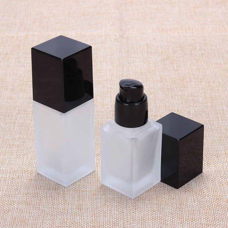 Cosmetic Packaging Cream Serum Square 15ml Liquid Foundation Bottle Glass with Pump For Lotion