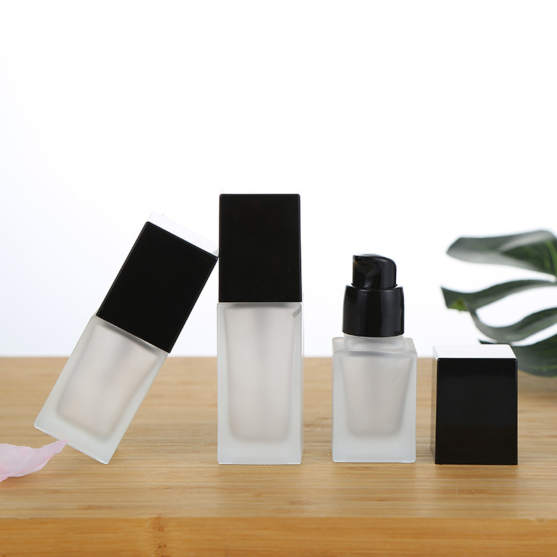 Cosmetic Packaging Cream Serum Square 15ml Liquid Foundation Bottle Glass with Pump For Lotion