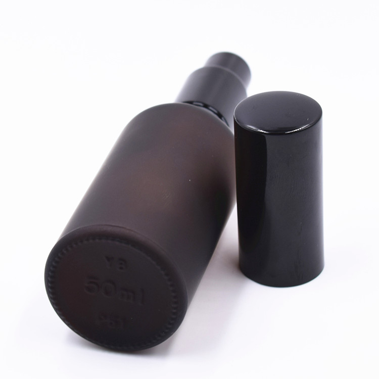 Cosmetic Packaging Frosted Spray Amber Glass Bottle with Pump