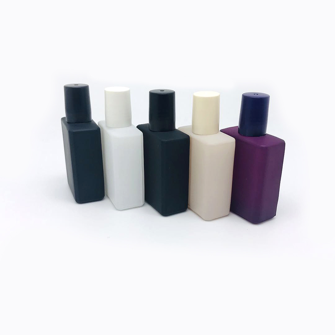 Cosmetic Packaging hot sale 15ml roll on flat shoulder square glass bottle with gold roller