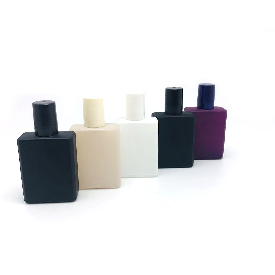 Cosmetic Packaging hot sale 15ml roll on flat shoulder square glass bottle with gold roller