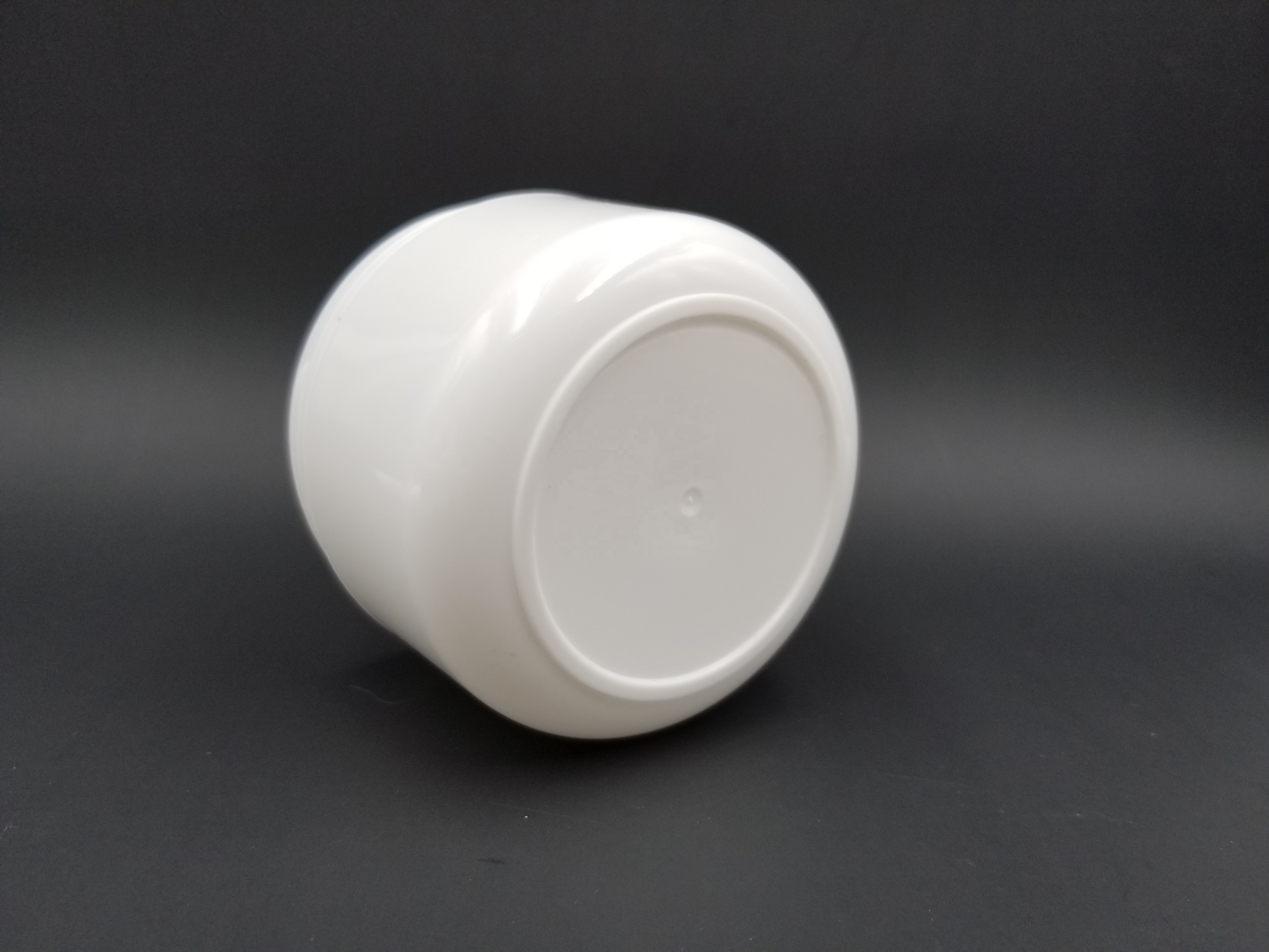 Cosmetic lotion container 20g 30g 50g 100g 150g 200g 250g round white pp plastic eye face cream jar with silver edge cap