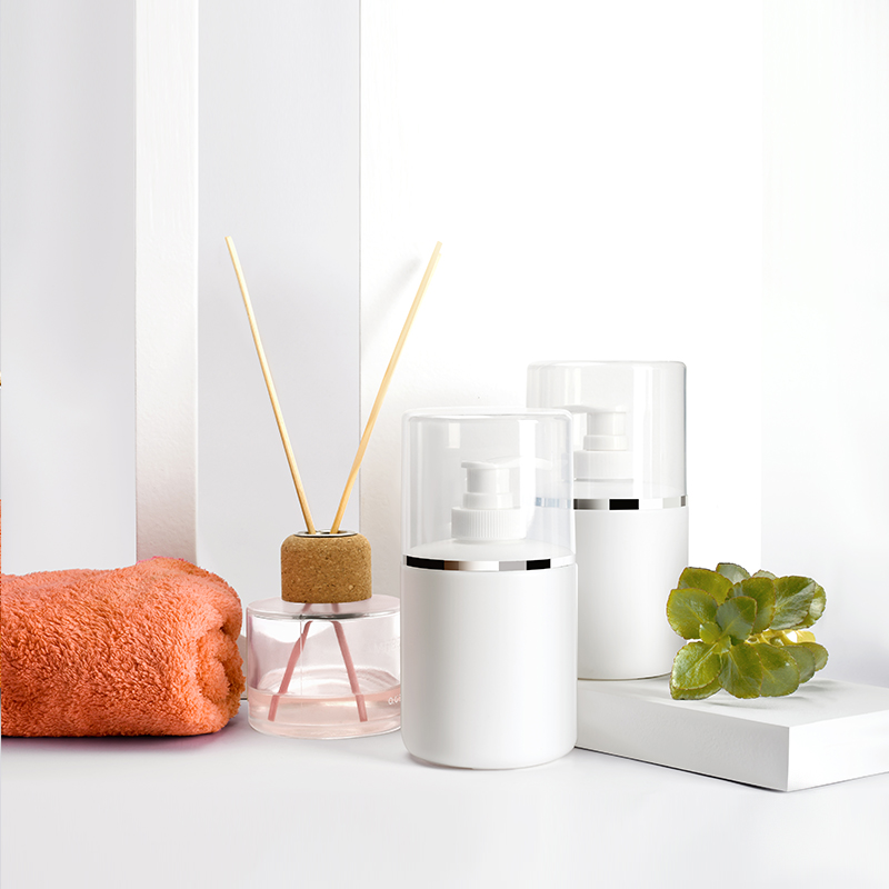 Cosmetic package PE material 250ml 300ml 400ml 500ml white plastic pump lotion bottle shampoo bottle
