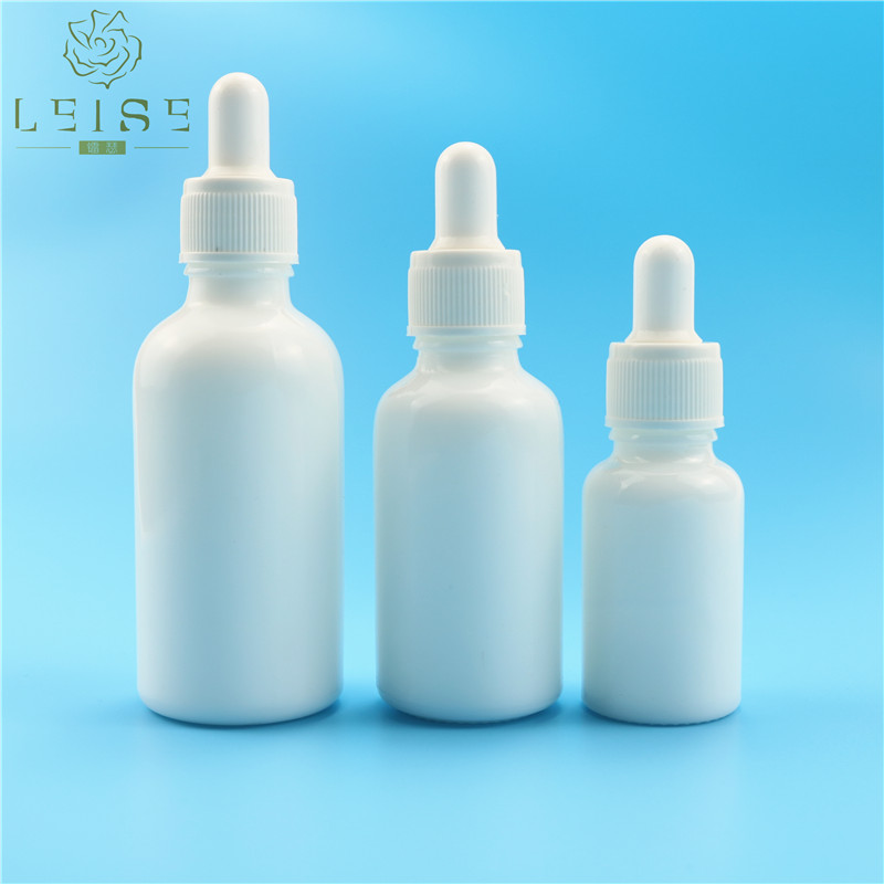 Cosmetic packaging 30 ml white porcelain round bottle with dropper eco-friendly bamboo cap bottle with pipette 2oz