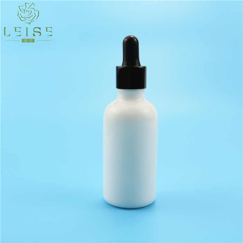Cosmetic packaging 30 ml white porcelain round bottle with dropper eco-friendly bamboo cap bottle with pipette 2oz