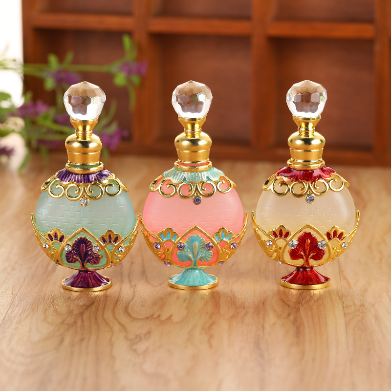 Creative Customized cosmetic packing Flat Perfume Middle East Dubai Features Luxury Metal Essential Oil empty Bottles