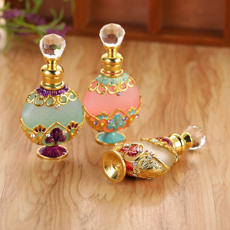Creative Customized cosmetic packing Flat Perfume Middle East Dubai Features Luxury Metal Essential Oil empty Bottles